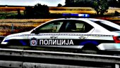 SPASAO GA VOLAN NA DESNOJ STRANI: Teška nesreća na putu Sombor-Bezdan, automobil smrskan (FOTO)