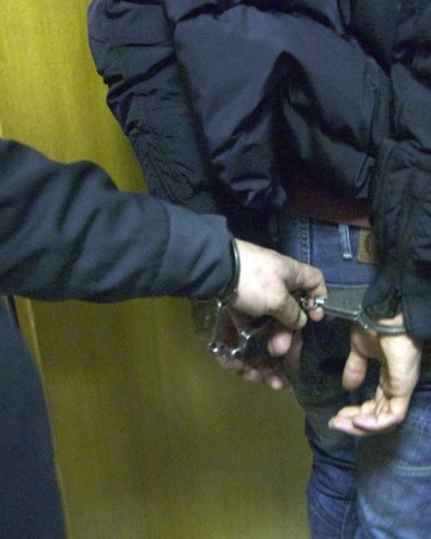 UPAO U STAN, PRETUKAO ŽENU STOLICOM:  Podgoričanka u svojoj kući ostala bez 2.000 evra