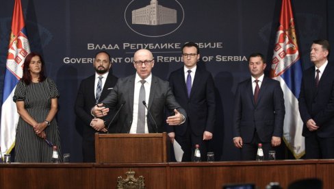SRPSKI NAROD PRUŽA PUNU PODRŠKU VUČIĆU: Predstavnici Srpske liste poručili - Odavde nema nazad