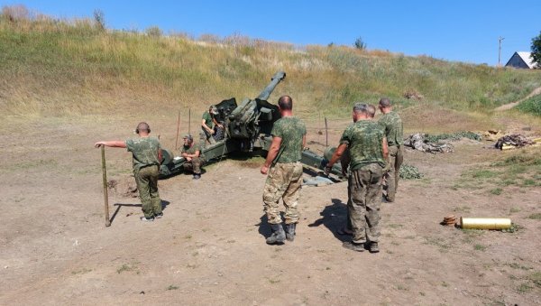 РУСКА АРТИЉЕРИЈА НЕ ШТЕДИ ГРАНАТЕ: Украјинске оружане снаге у тешком положају јер су у 24 сата под ударом од 700 до 800 пута