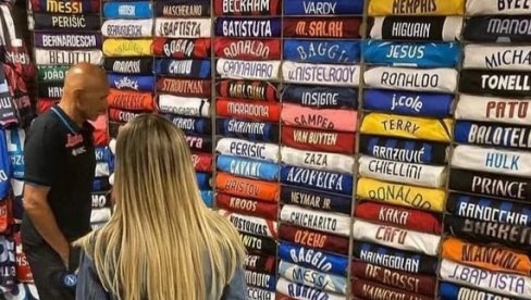 SPALETIJEV FUDBALSKI HRAM: Za ovu kolekciju dresova bi neki krenuli u pljačku, u njoj je i oprema jednog Srbina (VIDEO)