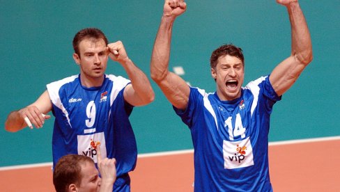 МИЉКОВИЋ У КУЋИ СЛАВНИХ: Легендарном одбојкашу признање уручено протеклог викенда на свечаности и Холиоку (Масачутес)