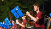 KONCERT MLADIH MUZIČARA U KIKINDI: Omladinski duvački orkestar Srbije oduševio prisutne (FOTO/VIDEO)