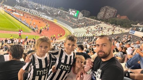 CRNO-BELA MLADOST: Partizan bodrila i navijačica stara svega 53 dana (FOTO)