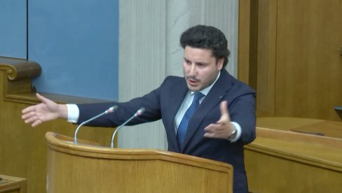 (UŽIVO) PADA LI VLADA CRNE GORE: Abazović: Mislite da me vređa i pogađa kampanja koju DPS vodi protiv mene?