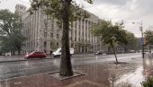 HITNO UPOZORENJE ZA BEOGRAD: Jaki pljuskovi sa grmljavinom i gradom u prestonici (FOTO/VIDEO)