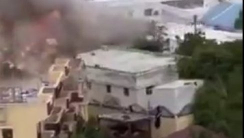 СТРАВИЧАН ТЕРОРИСТИЧКИ НАПАД: Милитанти повезани са Ал Каидом убили најмање 16 људи (ВИДЕО)