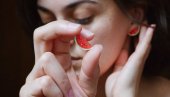INSPIRACIJA U PRIRODI: Slikarka Milena Popović pravi zanimljiv nakit - LJubimci na ogrlici, cvetovi na ušima (FOTO)