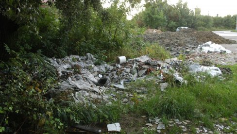 NOVČANE KAZNE I 100.000 DINARA: Nema više ostavljanja otpada ispred zgrade posle radova u stanovima