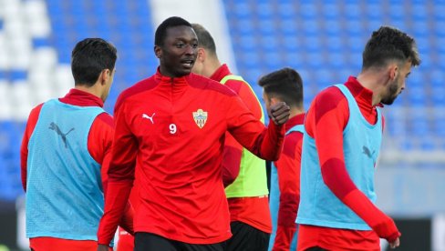 ZVANIČNO JE! Potpisao Umar Sadik