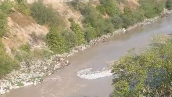 КИША ЗАМУТИЛА РЕКУ? Морача осванула у браон боји, еколошки покрет тражи анализу