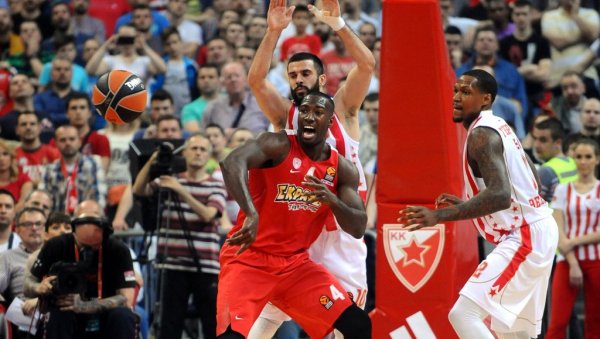 БИВШИ КОШАРКАШ ОЛИМПИЈАКОСА У ИНВАЛИДСКИМ КОЛИЦИМА: Можда више никад нећу моћи да ходам, али ћу се трудити због себе и породице