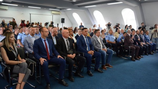 НА ДНЕВНОМ РЕДУ ЈЕДНА ТАЧКА: Почела заједничка седница четири општине са севера Косова