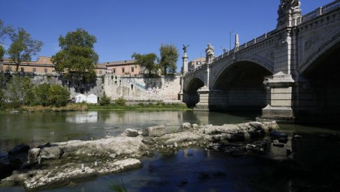 НЕВЕРОВАТНО ОТКРИЋЕ У ИТАЛИЈИ: Овим мостом ходали су римски цареви (ФОТО)