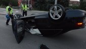 КАРАМБОЛ У КРАЉЕВУ: Судар три аутомобила, ауди од силине ударца завршио на крову (ФОТО)