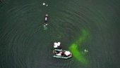 ПОТОПИЛИ АВИОН ДА НАМАМЕ РОНИОЦЕ: Врачевгајско језеро, код Беле Цркве, добило јединствену атракцију намењену љубитељима подводних спортова