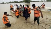 КАТАСТРОФА У ПАКИСТАНУ: Поплаве однеле готово 1.000 живота, милиони остали без склоништа (ФОТО)