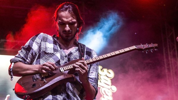 ТРИЈУМФ ЗРЕЊАНИНАЦА: Дајрект Драјв победници зајечарске Гитаријаде