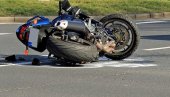 IZGUBIO KONTROLU PA SE ZABIO U HIDRANT: Detalji teške nesreće u Zemunu, motociklista zadobio prelom pršljena