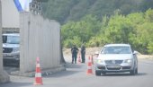 SUBOTIČKI AUTOBUS SA 30 DECE VRAĆEN SA PRELAZA KONČULJ: Policija tzv. Kosova ih zaustavila zbog nepropisne dokumentacije