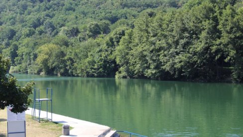 ISPITIVANJE KVALITETA VODE U VLASINI: Posle kupanja na jezeru u Vlasotincu obavezno tuširanje