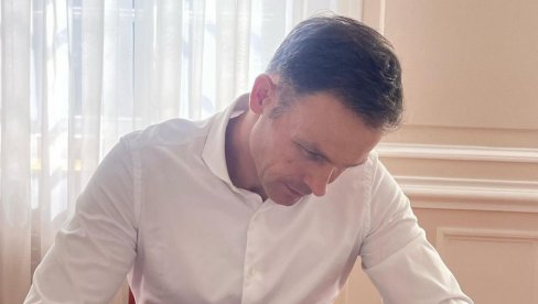 SINIŠA MALI SVE BLIŽE ZAVRŠETKU DOKTORSKIH STUDIJA: Nekada je potrebno da vas ospore, da biste skupili hrabrost i pokazali da možete