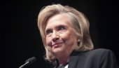 GDE JE POŠLA OVAKVA? Hilari Klinton iznenadila pojavom na crvenom tepihu (FOTO)