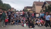 NASTAVAK RADOVA ILI BLOKADA: Početak nastave obeležen i protestom roditelja i đaka OŠ Svetislav Golubović Mitraljeta u Batajnici