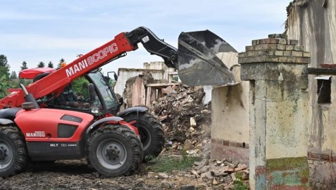 DA SE MIGRANTI NE KRIJU: Počinje rušenje trošnih kuća u pograničnim selima