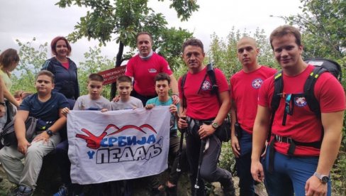 DO VRHA NAJUPORNIJI: U usponu na krov Vojvodine učestvovalo 50 dece iz cele Srbije