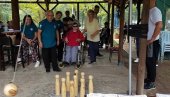 РУШЕ ЧУЊЕВЕ И - ПРЕДРАСУДЕ: Особе са инвалидитетом у Трстенику добиле прилику да се опробају и у куглању