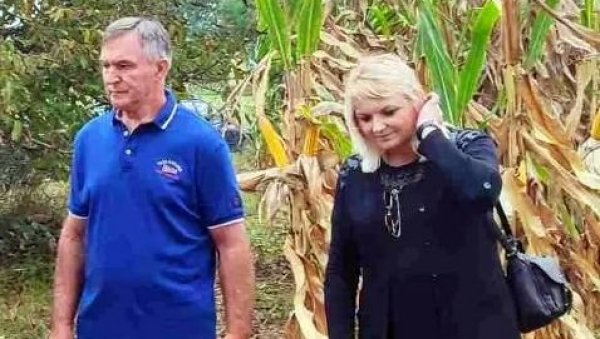 СВАКИ НОВИ КЛИП ПУН ЗРНА: Колубарски домаћини посетили огледну парцелу кукуруза у Јајчићу (ФОТО)