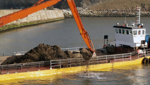 БАГЕР КОПА ЗА ОСАМ ДАНА: Српска механизација у Бугарској, циљ да се обезбеди пловност Дунава