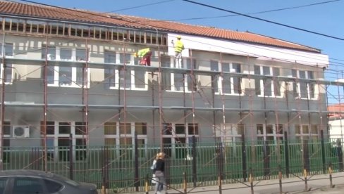 SPREMNA ZA DRUGO POLUGODIŠTE: Sala OŠ Stevan Sremac u Dobanovcima dobila krov