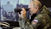 ISTOK 2022 KAO PORUKA RUSKE SNAGE: Putin juče na manevrima sa više od 50.000 vojnika na Dalekom istoku