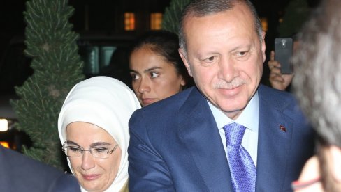 DECA SU ZABORAVILA KAKO IZGLEDA OSMEH: Prva dama Turske pozvala Melaniju Tramp da pokaže Empatiju prema mališanima u Pojasu Gaze