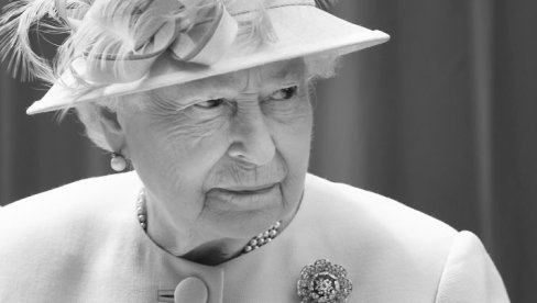 БИО ЈЕ ЊЕН ОМИЉЕНИ УНУК: Последња жеља краљице Елизабете није се, нажалост, остварила (ФОТО)