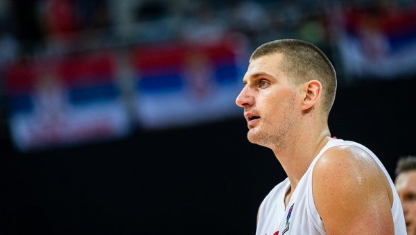 И ЈОКИЋ ОСТАО У НЕВЕРИЦИ: Погледајте ко је дошао из НБА лиге да навија за Србију (ФОТО)
