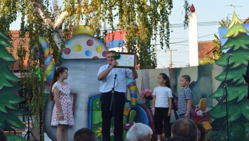 СУБОТИЦА ДОБИЛА НОВО ДЕЧЈЕ ИГРАЛИШТЕ: Општина Свилајнац редовно улаже у села