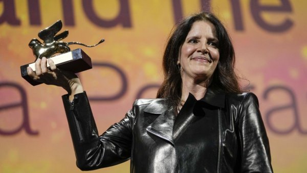 ВЕНЕЦИЈА: Златни лав документарцу о борби фотографа Голдин