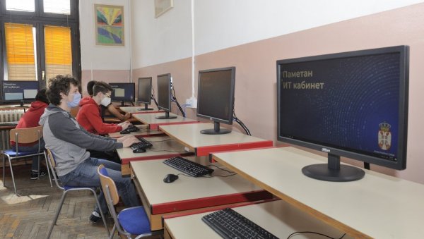 САЈБЕР ТИМ БРАНИ БОЈЕ СРБИЈЕ У БЕЧУ: Наши млади стручњаци на европском такмичењу у електронској безбедности