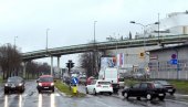 SANACIJA VIJADUKTA JOŠ ČEKA: Putari na nadvožnjaku u Kirovljevoj samo zbog ugrožavanja privatnog poseda