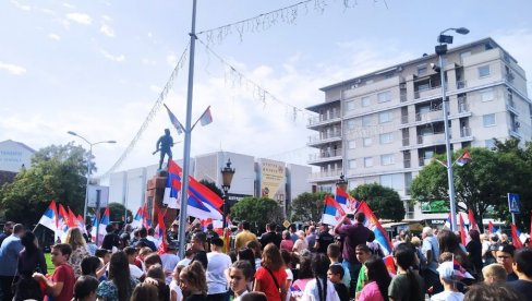 PODSEĆANJE NA STRADALE JUNAKE: Dan Srpskog jedinstva obeležen  u Paraćinu (foto)