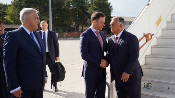 ORBAN ARRIVED IN SERBIA: Minister Siniša Mali welcomed him at the airport (PHOTO)
