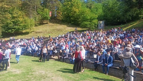 89. ВУКОВ САБОР У ТРШИЋУ: Част да буде саборски беседник припала професору Јовану Делићу (ФОТО)