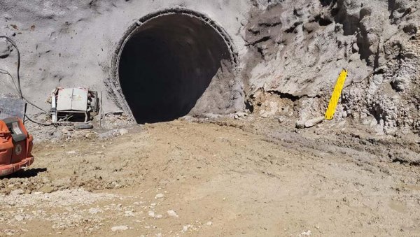 ТЕЛО ПОСЛАТО НА ОБДУКЦИЈУ: Настрадали радник после три дана извучен из тунела у Невесињу