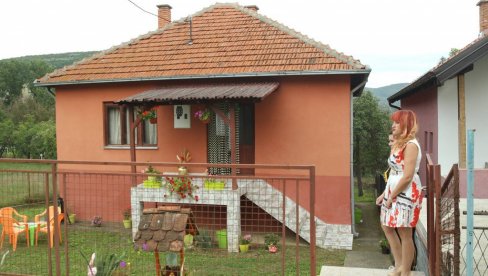 СЕЛА НАПУНИЛА ДЕЧЈА ГРАЈА: Рекордно интересовање за програм доделе новца младима за куповину напуштених кућа широм Србије