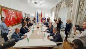 NAKON VIŠE OD SAT VREMENA KAŠNJENJA: Počeo sastanak predstavnika parlamentarne većine u Crnoj Gori (FOTO)