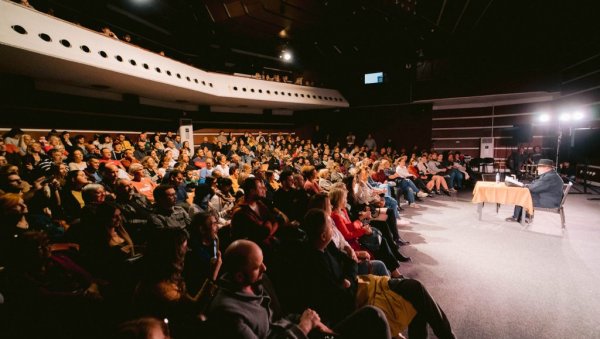 ЕВРОПСКА ПРЕСТОНИЦА КУЛТУРЕ ПОСТАЛА ГРАД КЊИГЕ: Минулог викенда отворена Недеља књижевности у Новом Саду