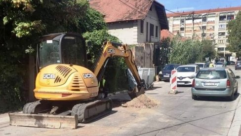 IZMENA REŽIMA SAOBRAĆAJA U PARAĆINU: Zatvorena Ulica Nikole Pašića zbog zamene vodovodne mreže